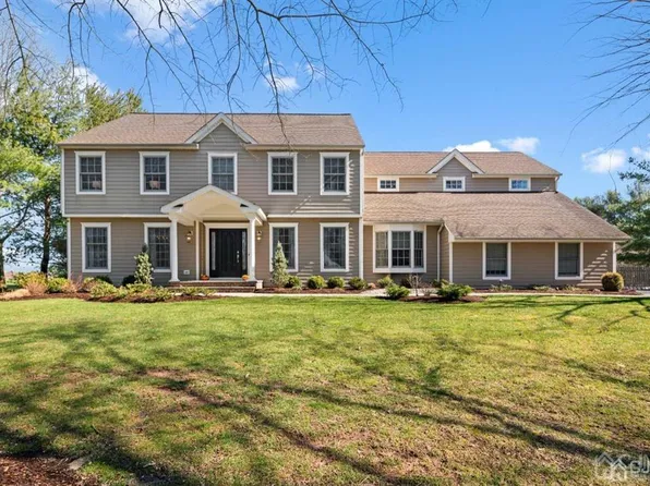 5 Parkview Rd, Cranbury, NJ 08512