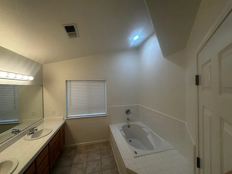 241 Windrose Ct — Photo 10