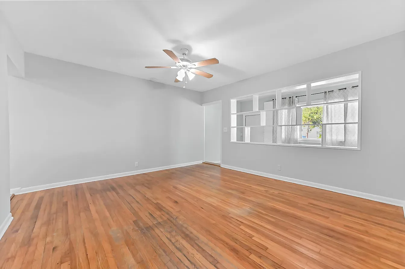 2 bed, 890 sqft, $2,500 — Photo 2