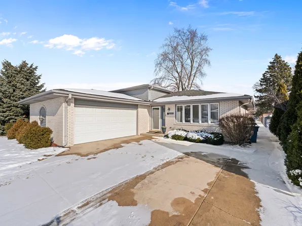 9109 Crescent Ct, Oak Lawn, IL 60453