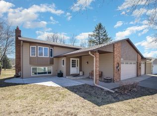 4658 Kingsbury Dr, Eagan, MN 55122