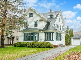 60 Inglewood Dr, Rochester, NY 14619