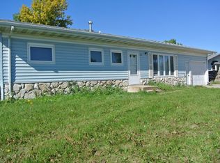 506 16th St SW, Minot, ND 58701