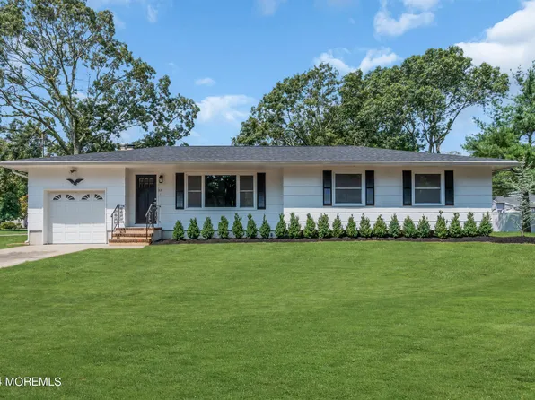 22 Glenwood Drive, Bayville, NJ 08721