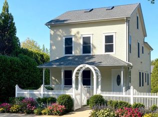 206 Milbank Ave, Greenwich, CT 06830