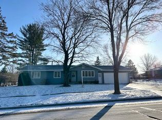 806 E 17th St, Marshfield, WI 54449