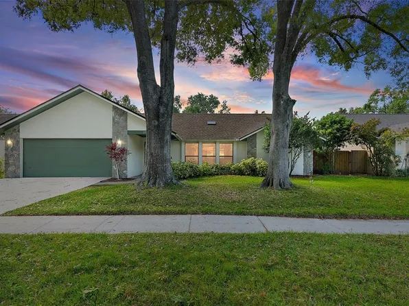 1740 Shady Leaf Dr, Valrico, FL 33596