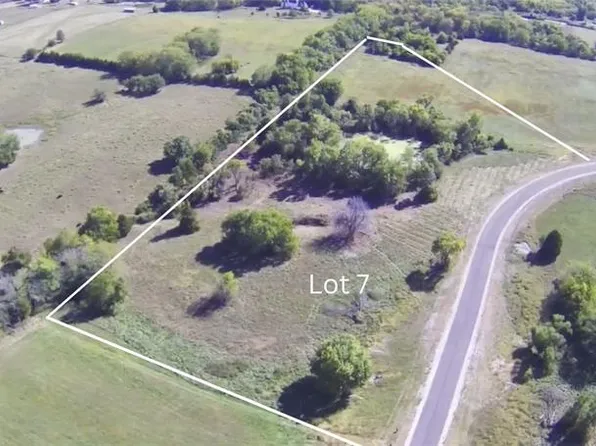 10401 Cedar Ridge Trl, Grain Valley, MO 64029