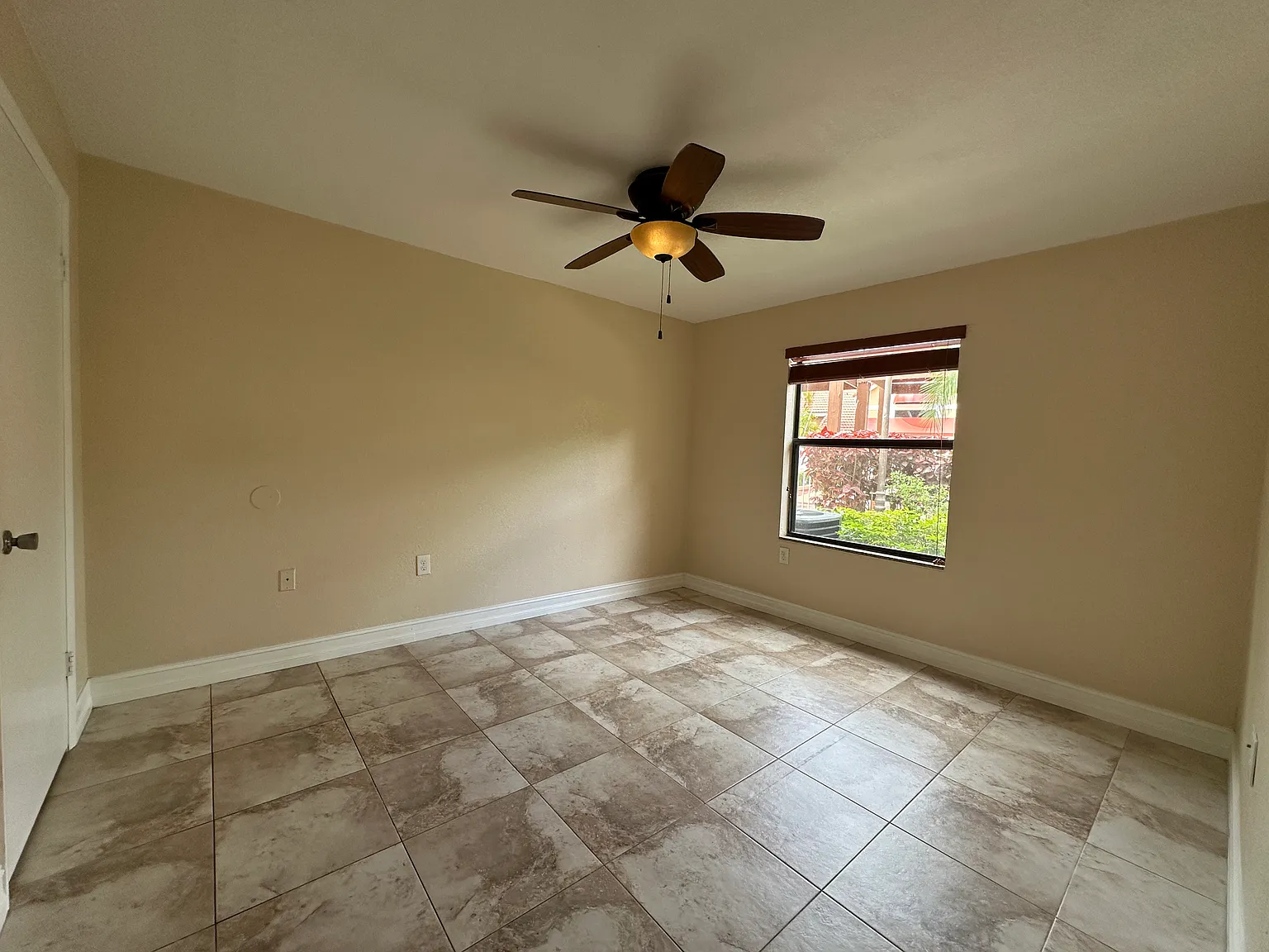 2 bed, 1100 sqft, $2,500 — Photo 4