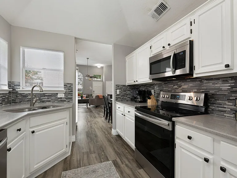Village Green Dr — Photo 6