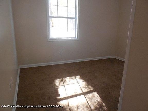 3rd image of 2120 Colonial Hills Dr