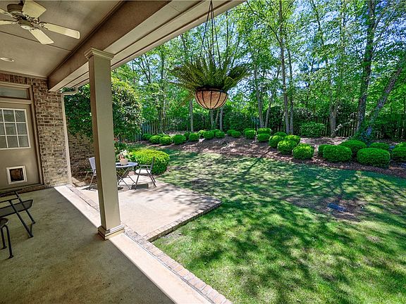 4th image of 770 Berry Ln