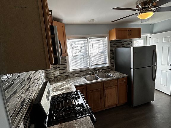 2nd image of 3912 N Nottingham Ave #1F