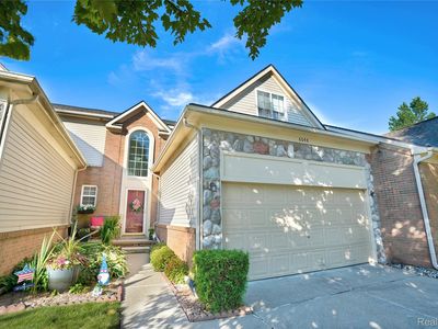 6048 Pine Cone Dr, Grand Blanc, MI, 48439