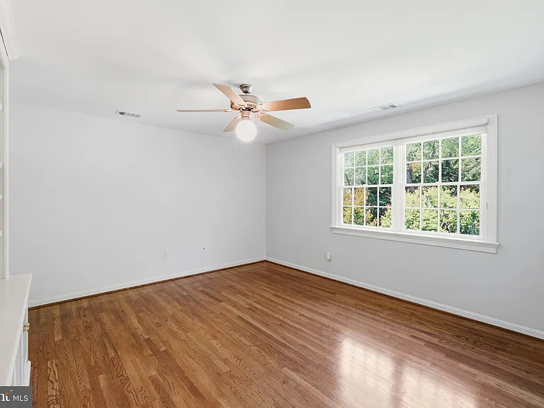 9904 Hall Rd — Photo 19