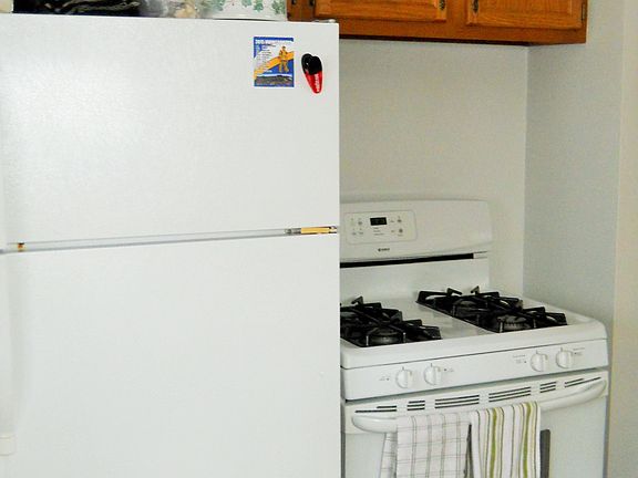 2nd image of 3515 Broad St
