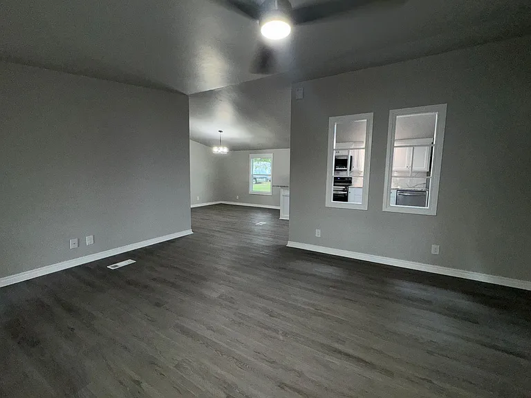 602 C St — Photo 3