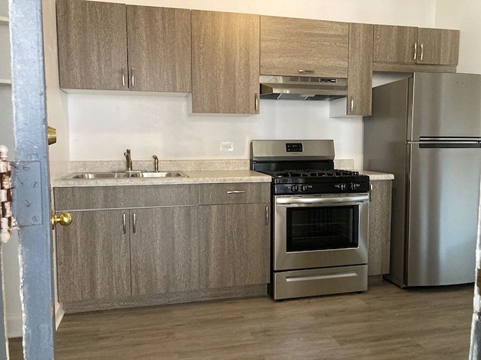 1st image of 4948 N Harding Ave #4950-1N