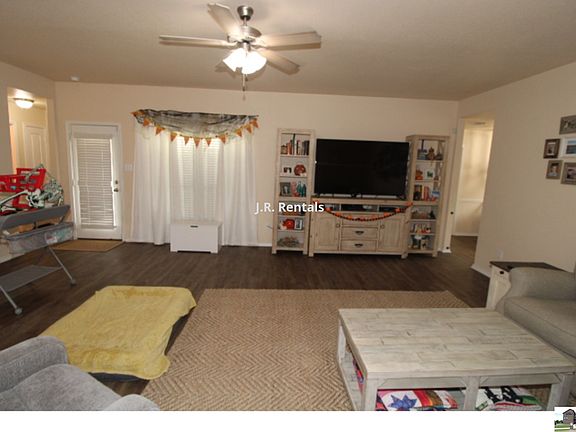 4th image of 608 Rowdy Dr