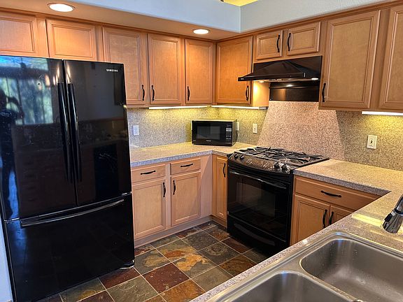4th image of 11431 Northwoods Blvd #4
