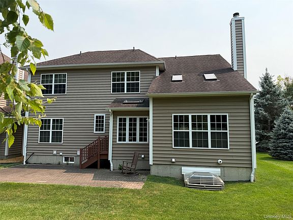 2nd image of 415 Vassar Place