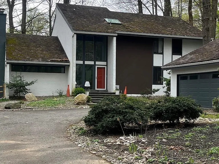208 Pheasant Run Dr — Photo 2