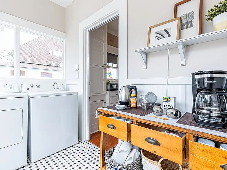 125 E Alvarado St — Photo 24