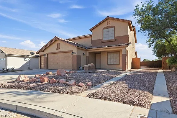 4 bed, 3.0 bath, 2598 sqft, $2,600 — Photo 3