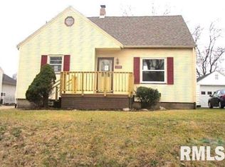 109 N 18th St, Pekin, IL 61554