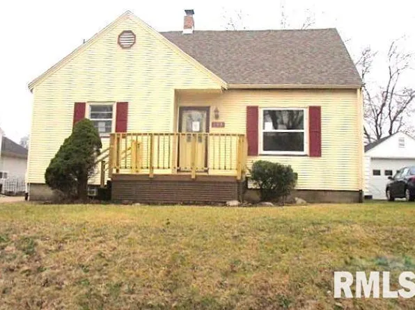 109 N 18th St, Pekin, IL 61554