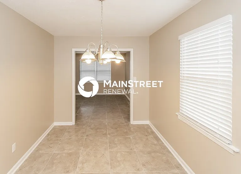 525 Oak Crest Dr — Photo 4