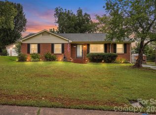 7033 Starvalley Dr, Charlotte, NC 28210