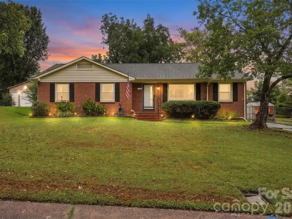 7033 Starvalley Dr, Charlotte, NC 28210