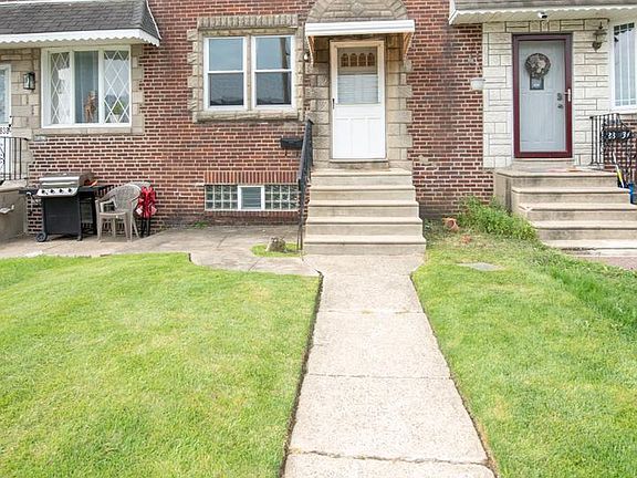 4th image of 2836 Magee Ave