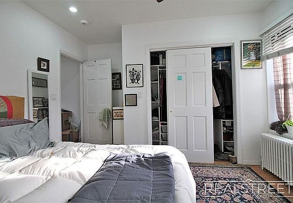 4th image of 168 7th Ave APT 4R