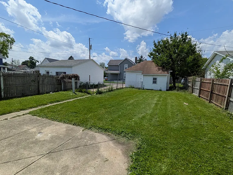 305 N Belmont Ave — Photo 4