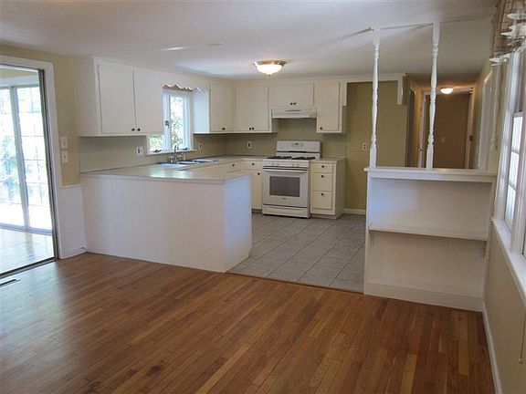 5th image of 117 Eileen St