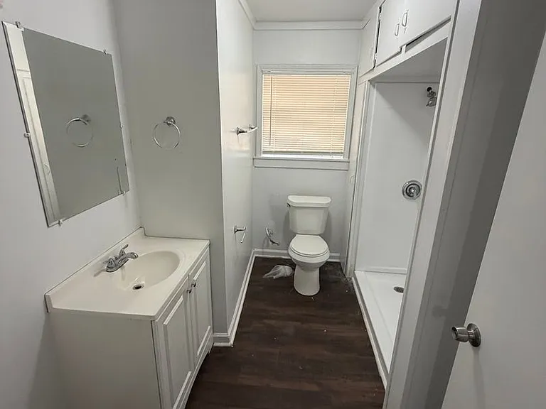 3229 Denman St — Photo 3