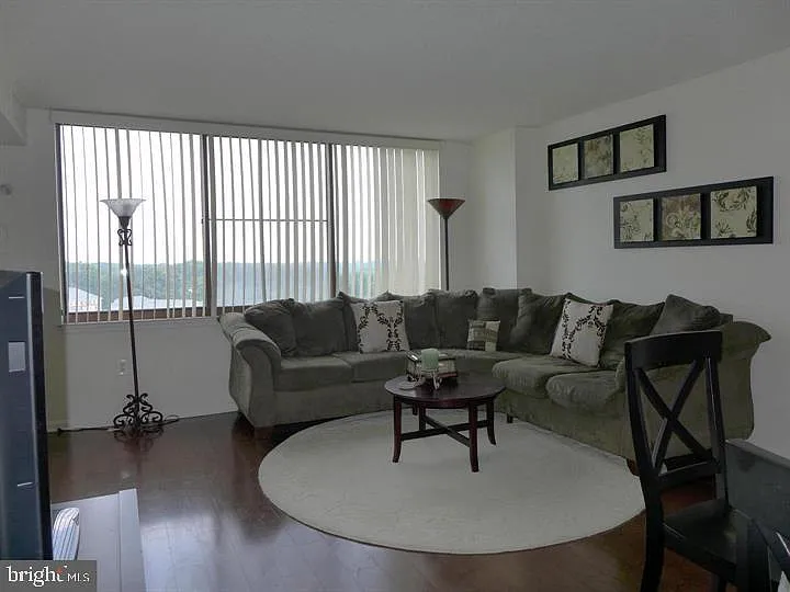10101 Grosvenor Pl #1212 — Photo 23