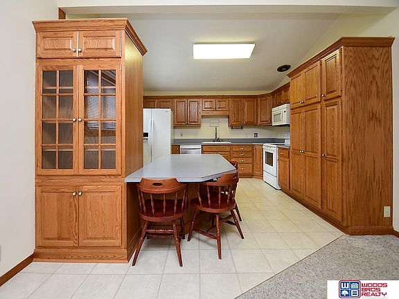 2nd image of 1120 Scenic Ln