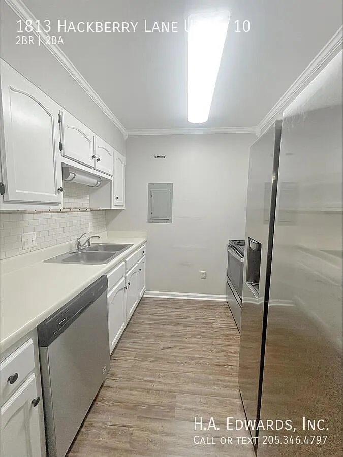 Crossland Condominiums Unit 10 — Photo 4