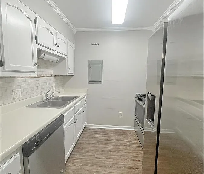 1813 Hackberry Ln #10 — Photo 4
