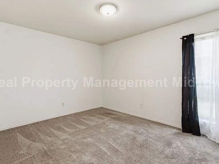 2307 Monte Carlo Dr — Photo 11