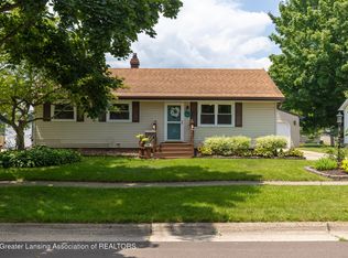 1220 Seymour St, Grand Ledge, MI 48837