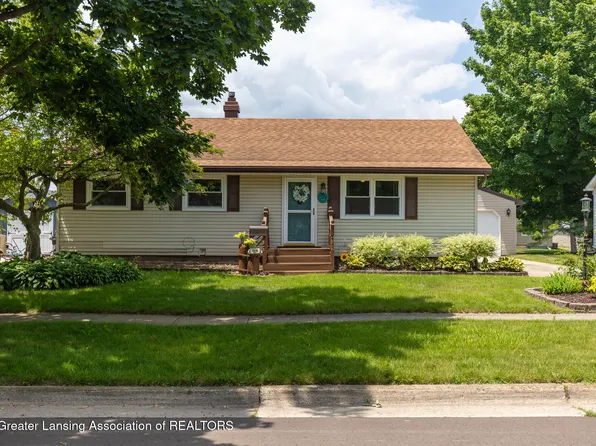 1220 Seymour St, Grand Ledge, MI 48837