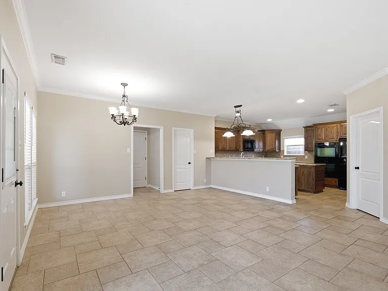 5513 Carmel Ct — Photo 11