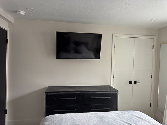 5th image of 1482 Empire Ave Unit U