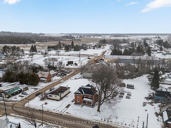 3rd image of 2110 Westmeath Rd