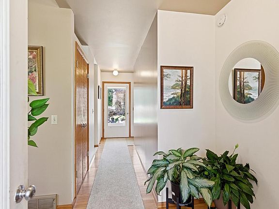 5th image of 3217 Nottingham Way