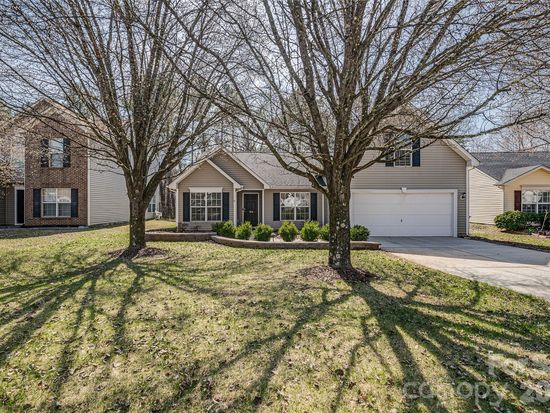 1838 Summit Ridge Ln, Kannapolis, NC 28083